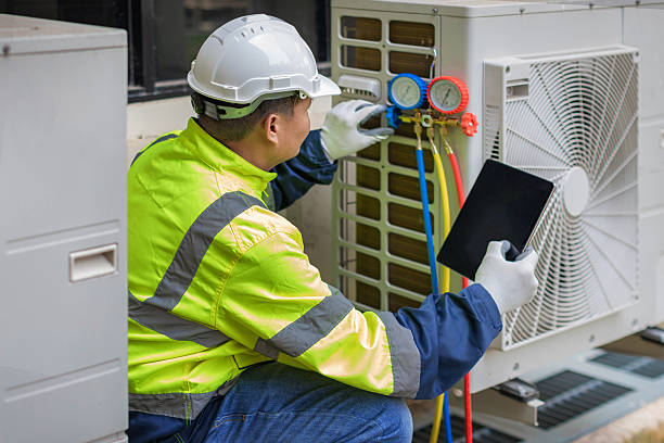 Professional Ac Installation technician working in Golden, TX